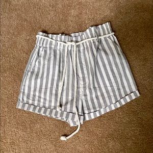 Forever 21 high waist walking shorts. Size L